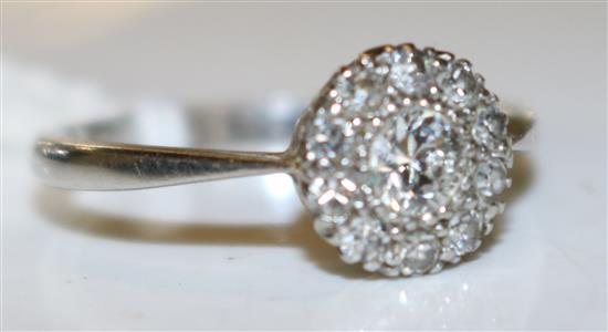 1920s platinum and diamond cluster ring